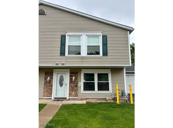 221 Canterbury unit: A38, Medina, OH 44256