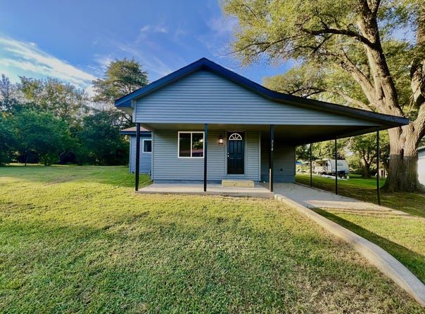 714 W Woodbine Road, Ash Grove, MO 65604