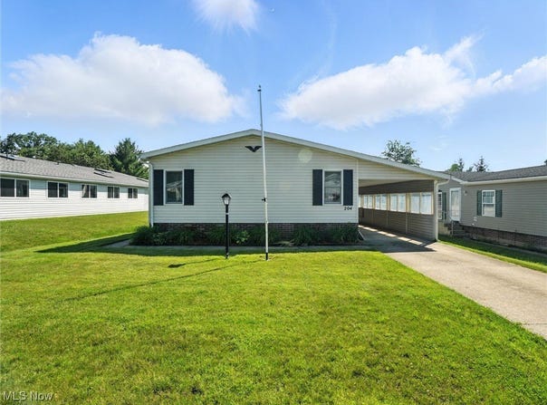 204 Sunrise Lane, Hiram, OH 44234