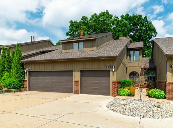 9919 Hawthorne Glen Drive, Grosse Ile, MI 48138