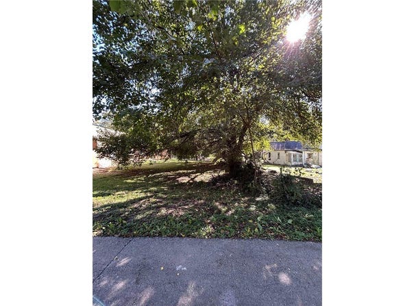 512 Dakota Street, Leavenworth, KS 66048