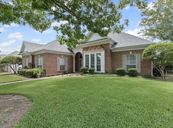 1104 Cherrywood Drive, Cleburne, TX 76033
