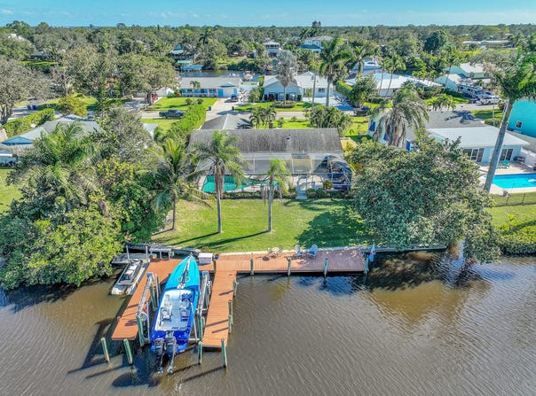 622 SW Pine Tree Lane, Palm City, FL 34990