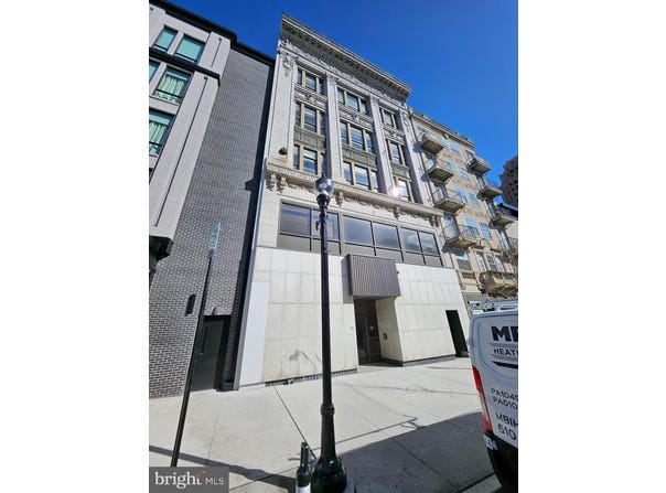 943 W HAMILTON, ALLENTOWN, PA 18101