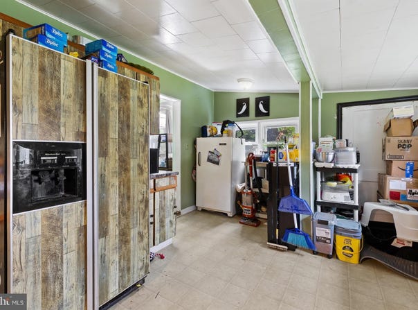 8002 FORT SMALLWOOD ROAD, CURTIS BAY, MD 21226
