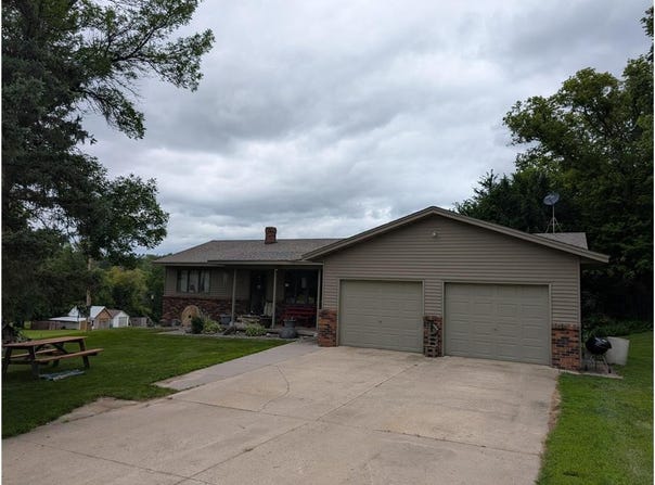 30536 Lexington Road, Le Sueur, MN 56058