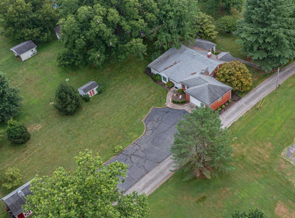 14652 N IL Hwy 37 Highway, Mt Vernon, IL 62864