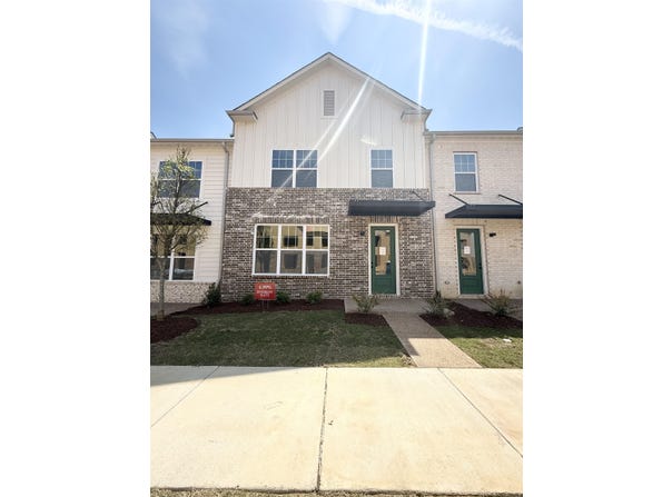 3052 PORTAGE Dr, Bartlett, TN 38135
