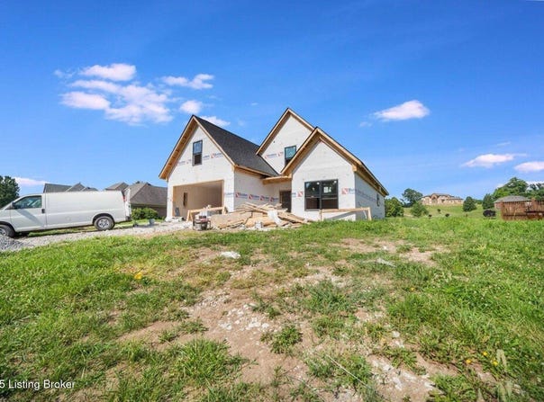 2 Valleywood Ct, Carrollton, KY 41008