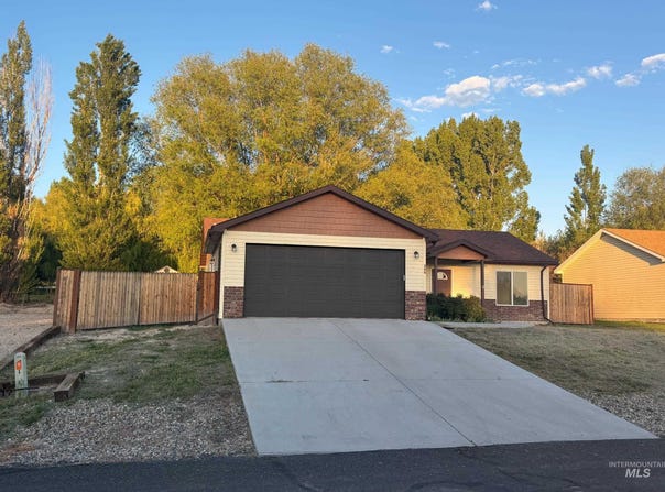 200 River Rock Place, Hagerman, ID 83332