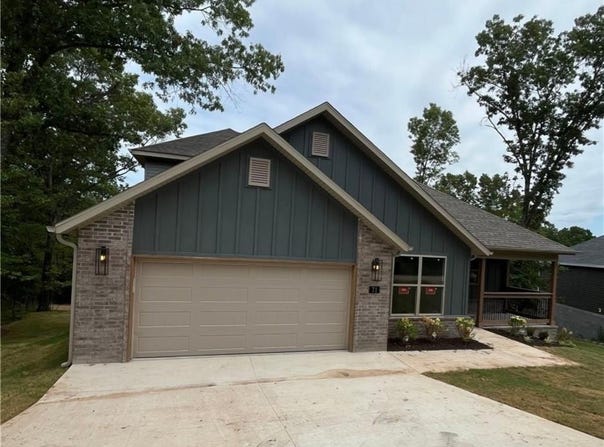 71 Wandsworth  DR, Bella Vista, AR 72715