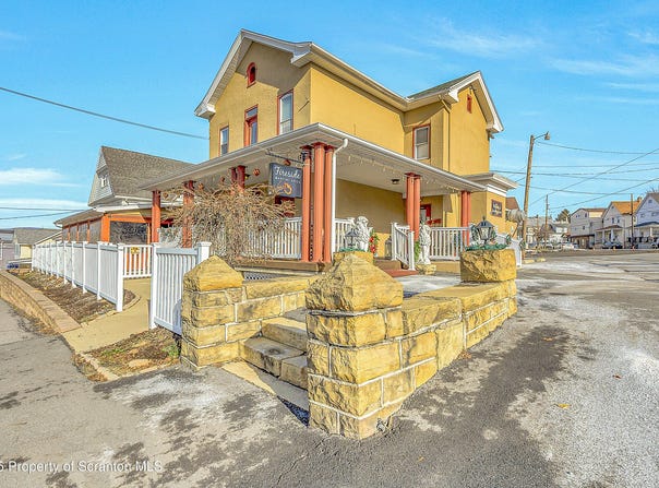 411 Chestnut Street, Dunmore, PA 18512