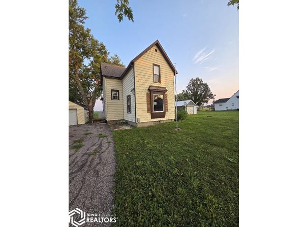524 7th street, Whittemore, IA 50598
