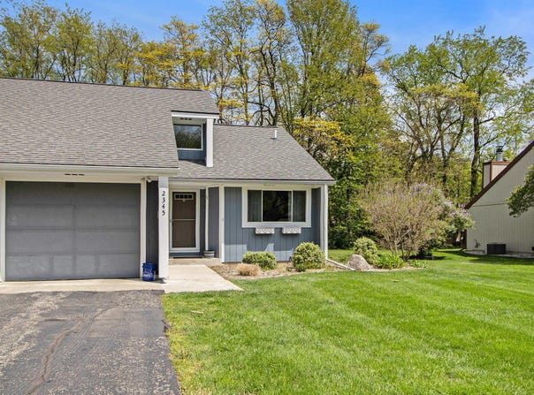2345 Fairgrove Street, Kalamazoo, MI 49009