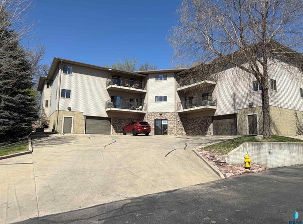 1536 S Southeastern Ave, Sioux Falls, SD 57103