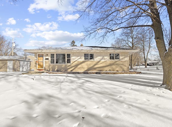 7140 N 48th St, Milwaukee, WI 53223
