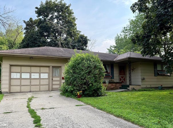 746 W M Street, Forest City, IA 50436