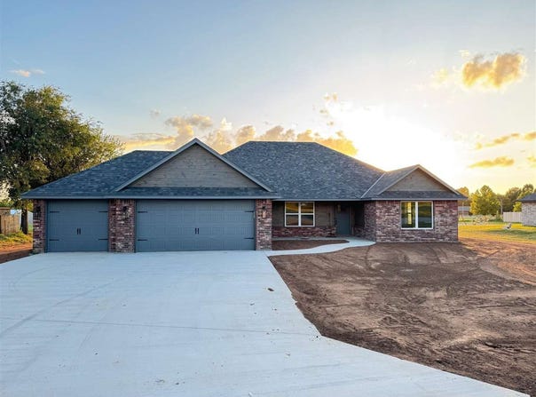 113 Weaver Way, Fletcher, OK 73541