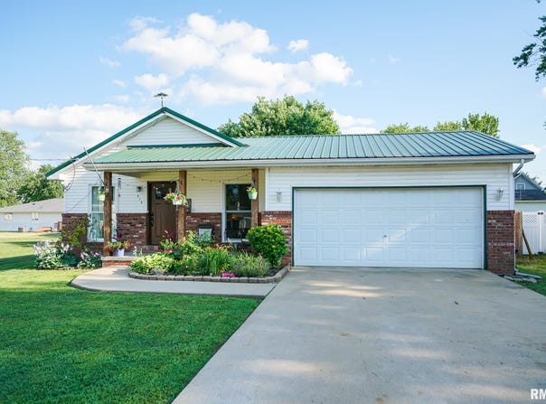 414 W BUTTERNUT Street, Elmwood, IL 61529