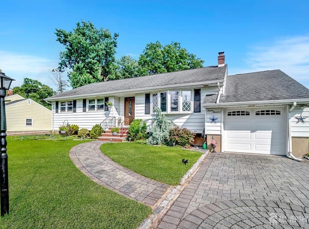 700 Sunbrite Lane, Piscataway, NJ 08854