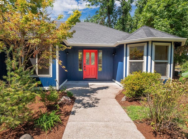 6894 C ST, Springfield, OR 97478
