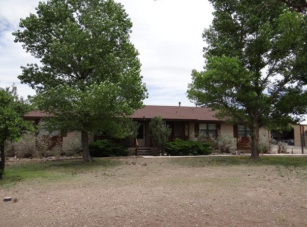 102 S Hackberry Dr, Alpine, TX 79830