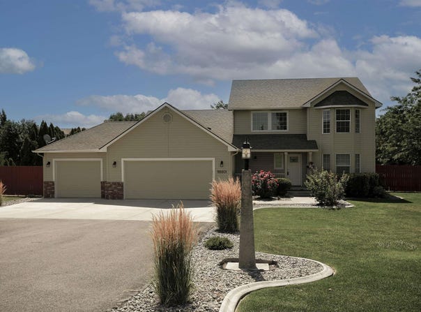 98801 E Brandon Dr, Kennewick, WA 99338