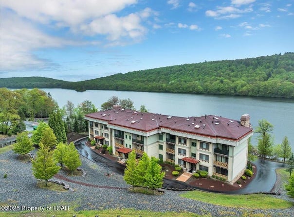 320 Hummingbird Way, Lake Harmony, PA 18624
