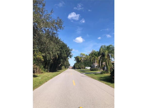 1197 EPPINGER DRIVE, PORT CHARLOTTE, FL 33953
