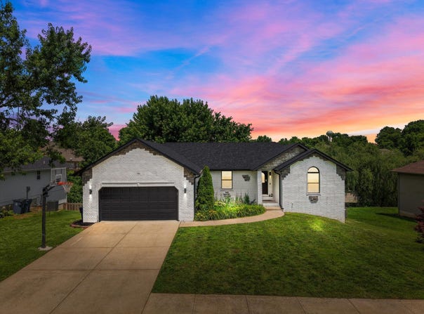 743 E Gallup Hill Road, Nixa, MO 65714