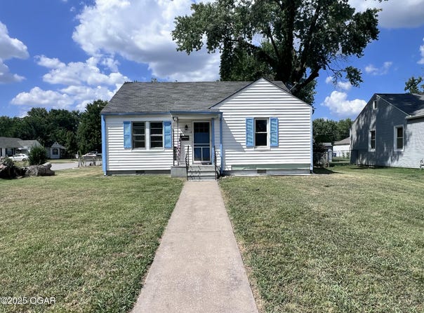 1731 Hillcrest Drive, Carthage, MO 64836