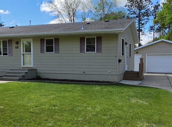1012 NE 11th Avenue, Aberdeen, SD 57401
