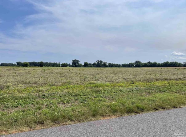 2 Shell Rd, Jay, FL 32565