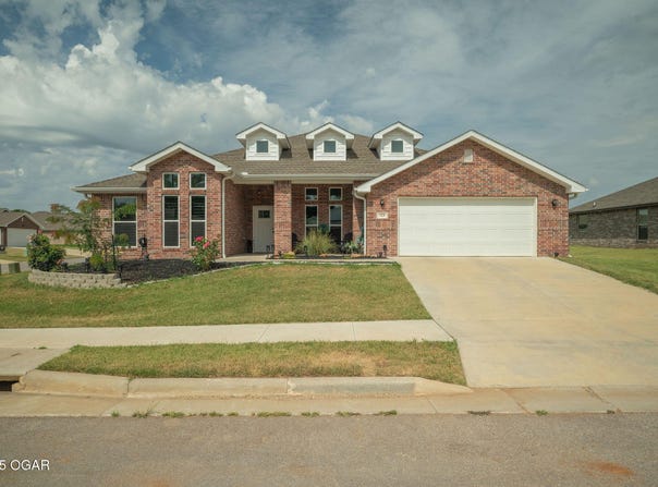 329 E Greystone Square, Webb City, MO 64870