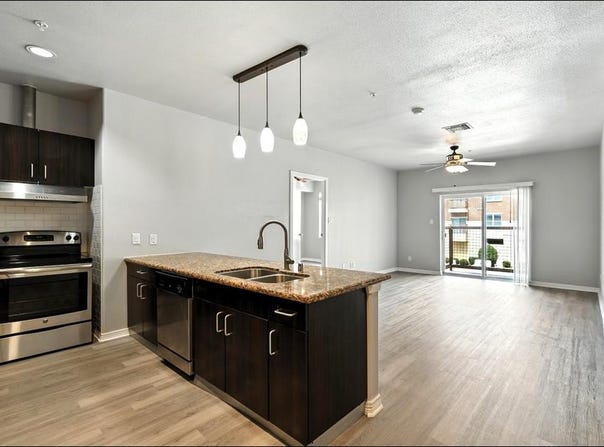 1100 W Trinity Mills Road, Carrollton, TX 75006