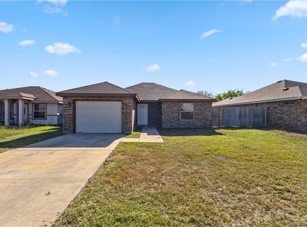 809 Alexandria Avenue, Mercedes, TX 78570