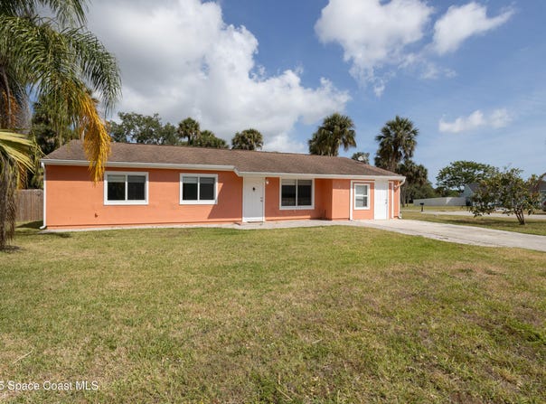 1203 Linmoor Circle NE, Palm Bay, FL 32907