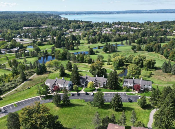 5148 Valleyway Drive, Williamsburg, MI 49690