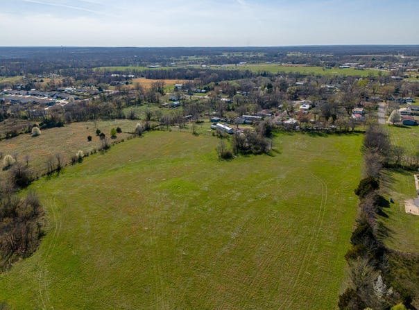 137 E Splitlog Avenue, Goodman, MO 64843