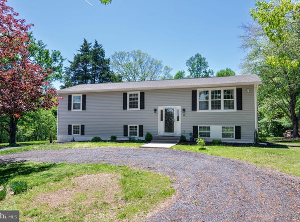 7612 LEEDS MANOR, MARSHALL, VA 20115