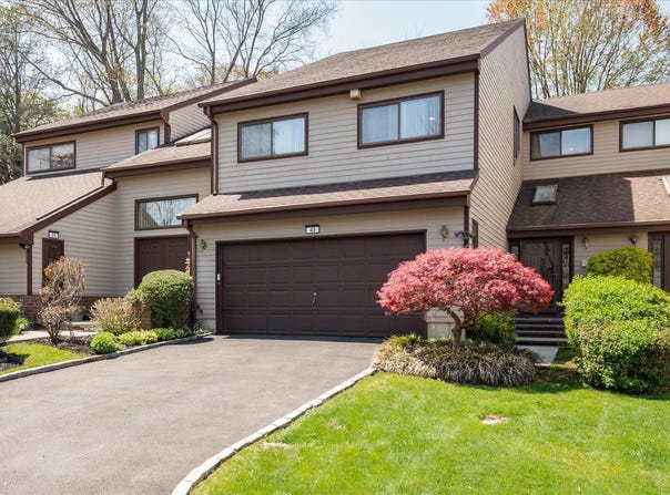 48 The Glen, Glen Head, NY 11545