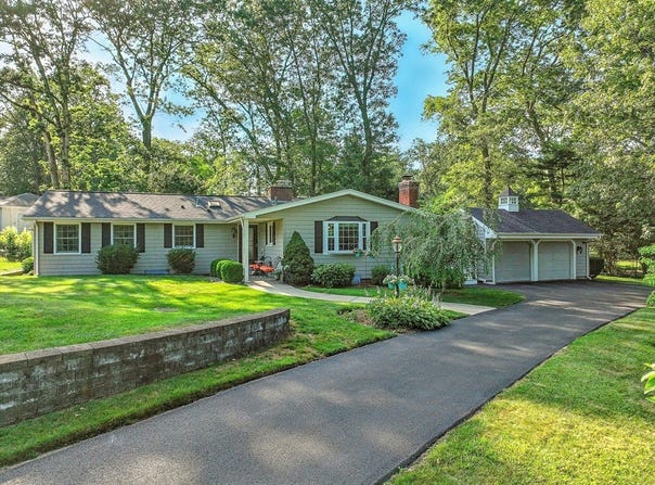 29 Sunset Drive, Seekonk, MA 02771