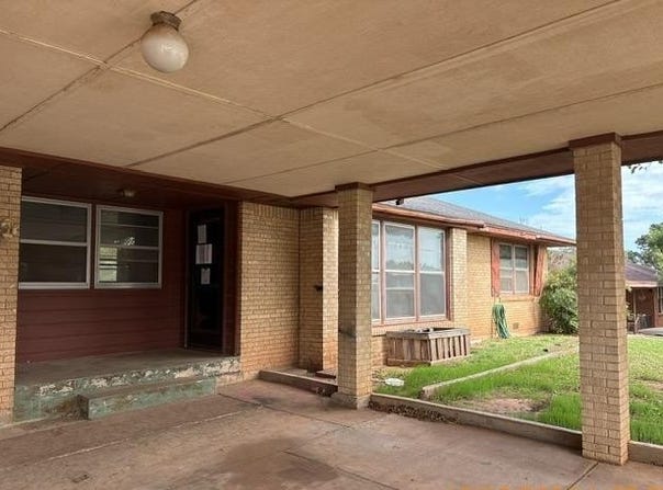 1117 Lee Avenue, Clinton, OK 73601