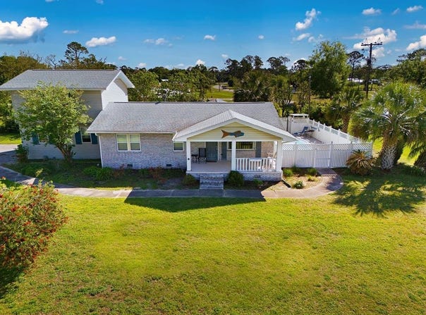 1321 McClelland Ave, Port St. Joe, FL 32456