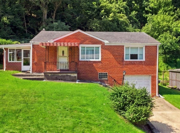 522 Naysmith Rd, N Versailles, PA 15137