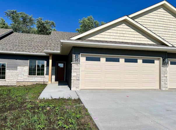 1789 Golf Course Boulevard, Independence, IA 50644