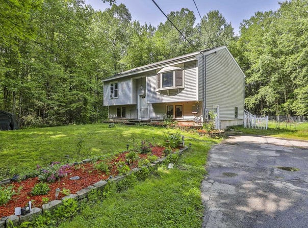 28 Shelley Lane, New Boston, NH 03070