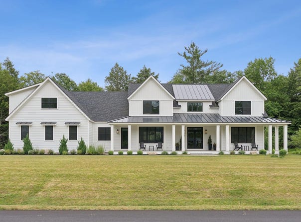 27 Vining Way, Cumberland, ME 04021
