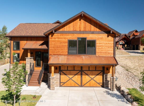 27 Spur Drive, New Castle, CO 81647