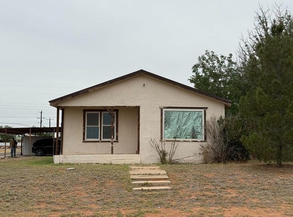 109 Alpine St, Wickett, TX 79788